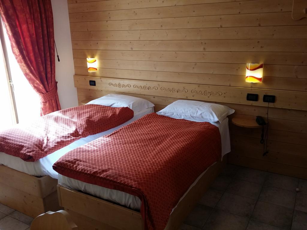 Hotel Raibl E Appartamenti Тарвизио Стая снимка