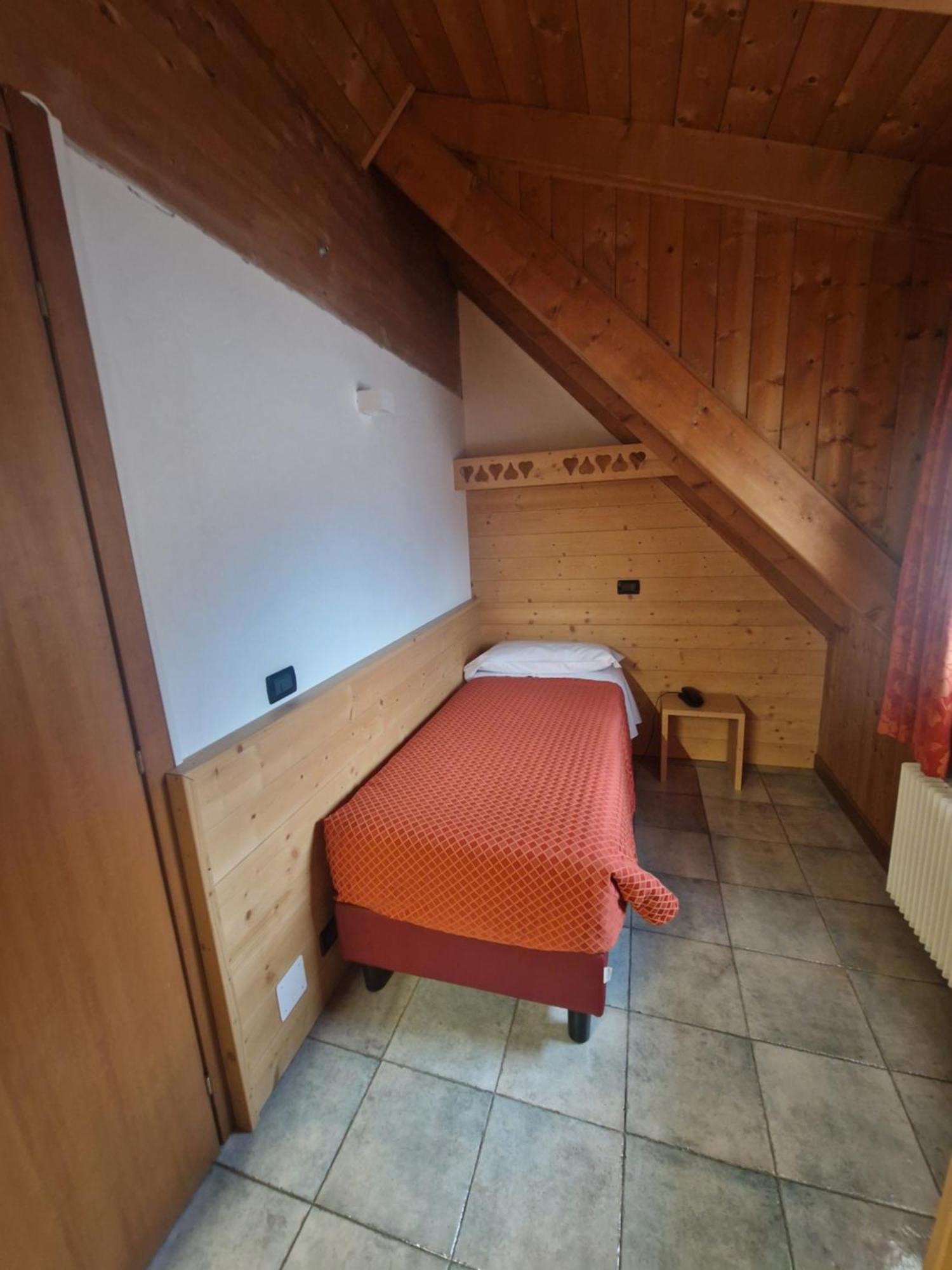 Hotel Raibl E Appartamenti Тарвизио Екстериор снимка