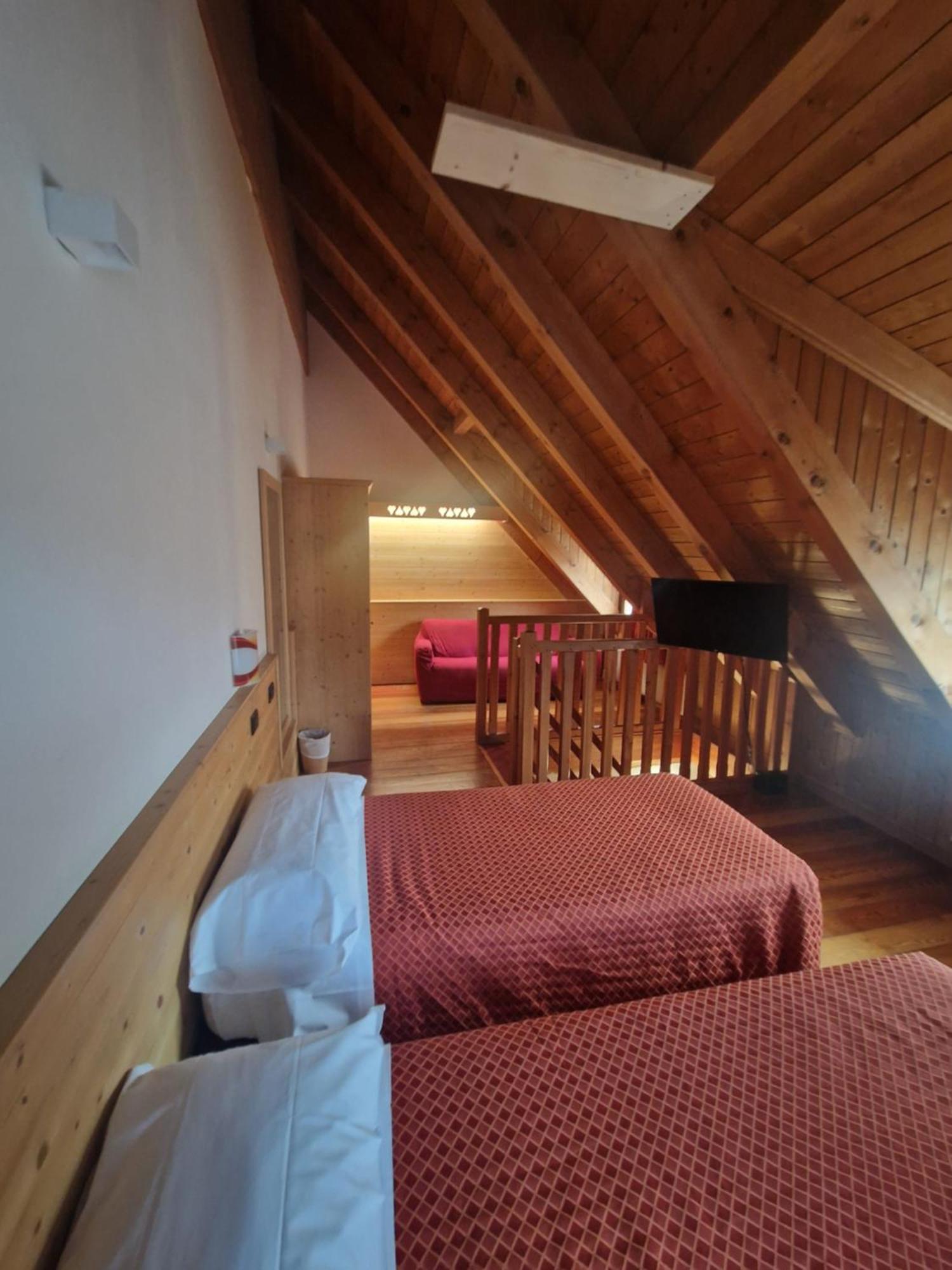 Hotel Raibl E Appartamenti Тарвизио Екстериор снимка