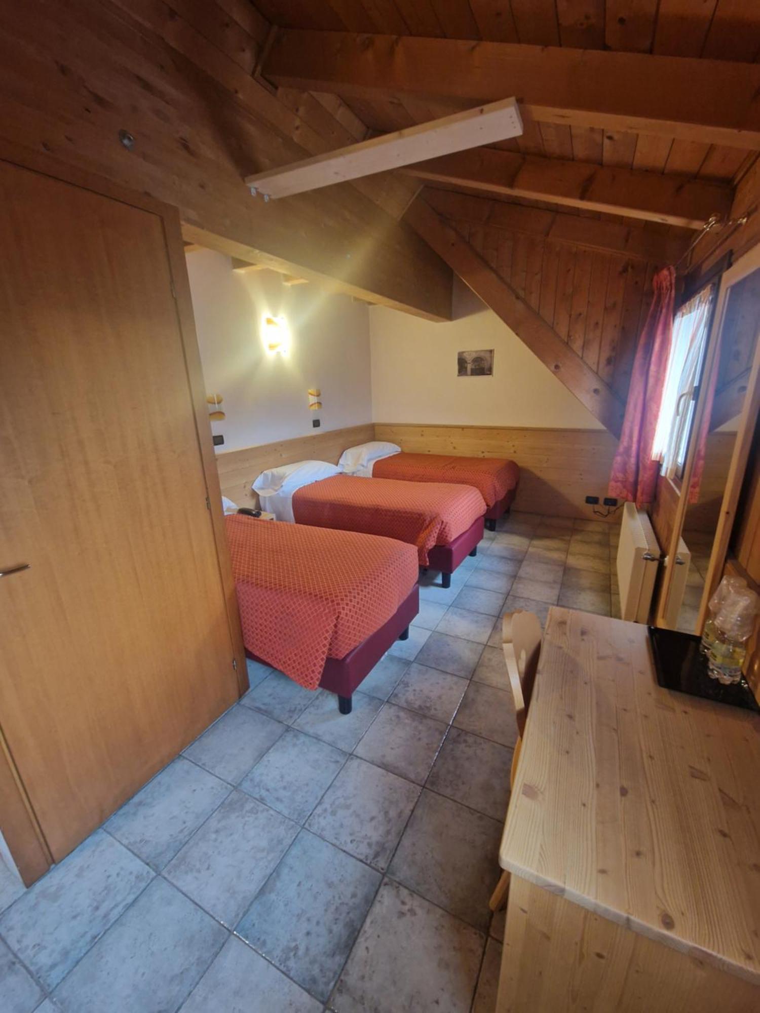 Hotel Raibl E Appartamenti Тарвизио Екстериор снимка