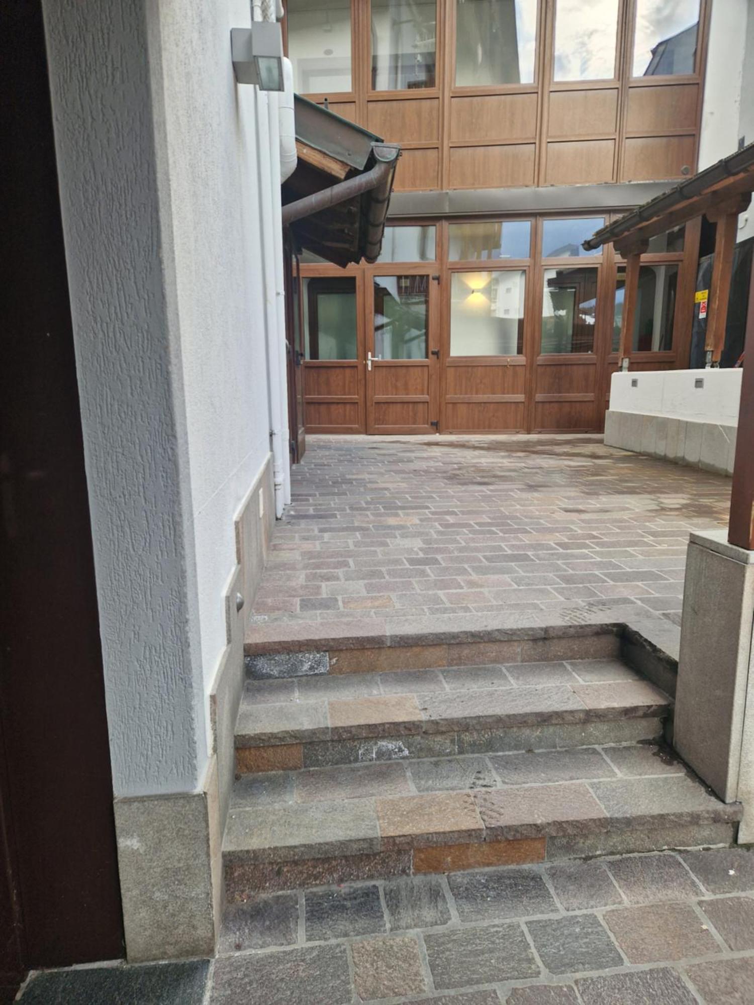 Hotel Raibl E Appartamenti Тарвизио Екстериор снимка